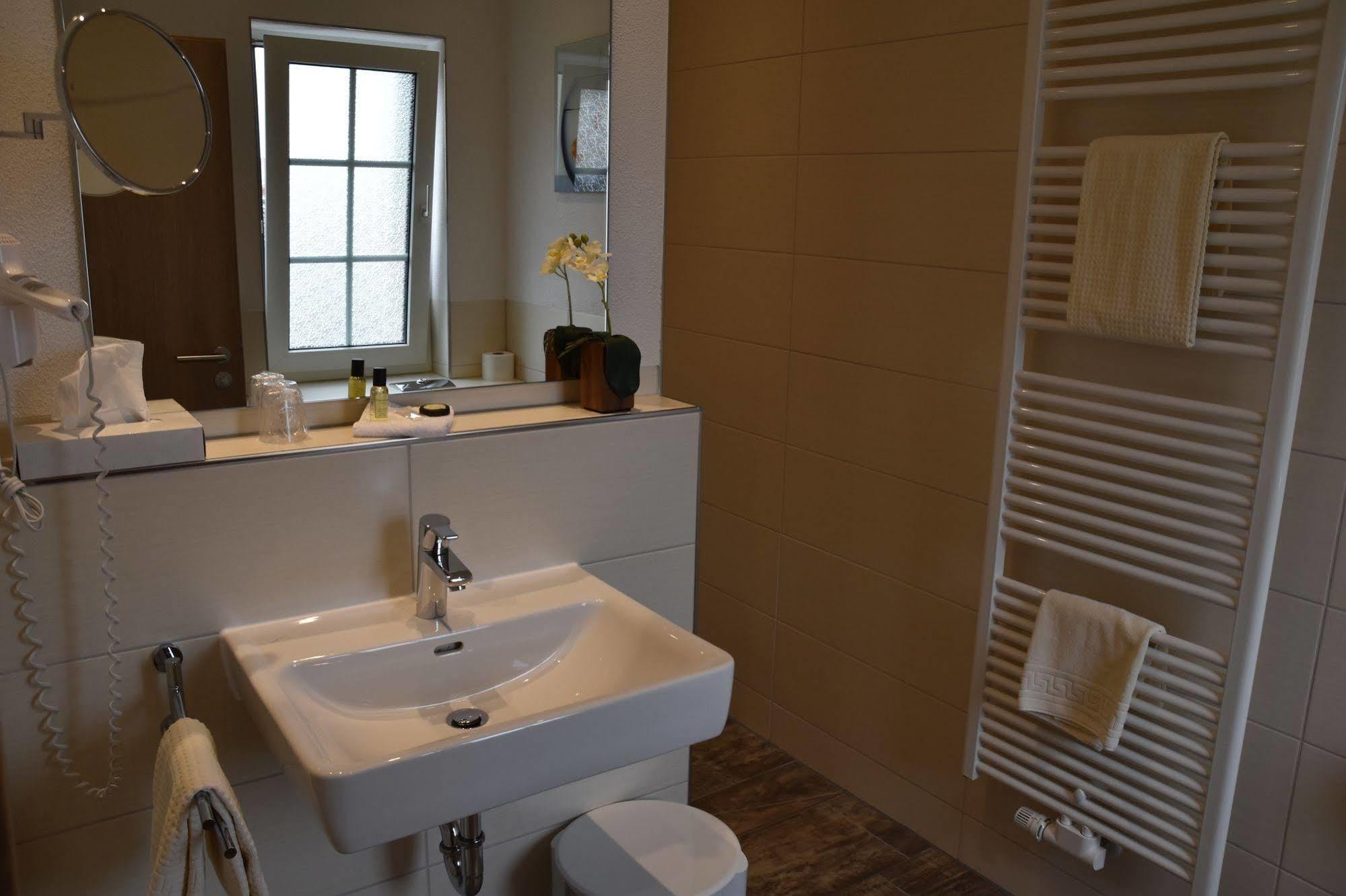 Hotel Fischzucht In Wuerzburg ภายนอก รูปภาพ