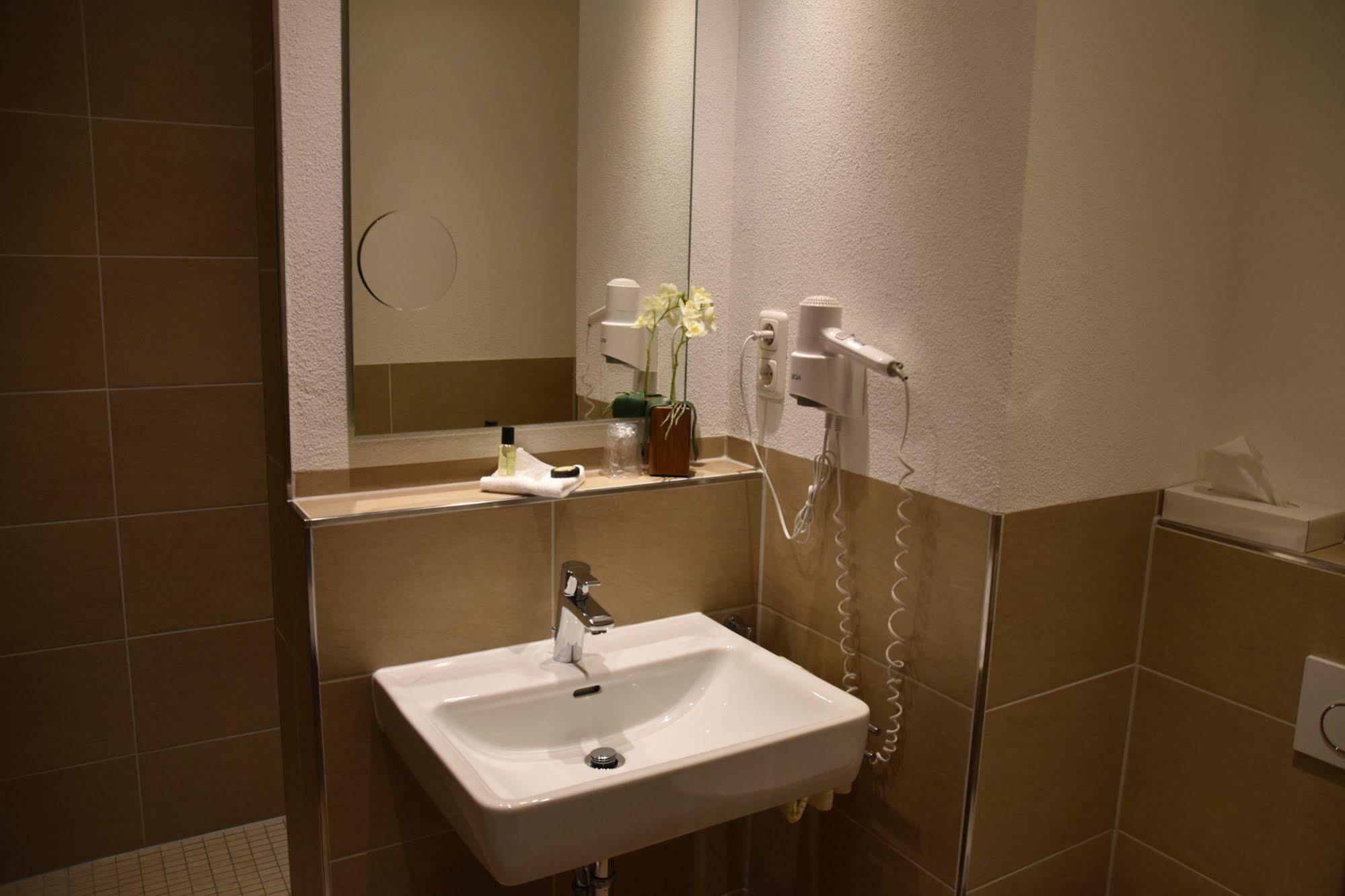 Hotel Fischzucht In Wuerzburg ภายนอก รูปภาพ
